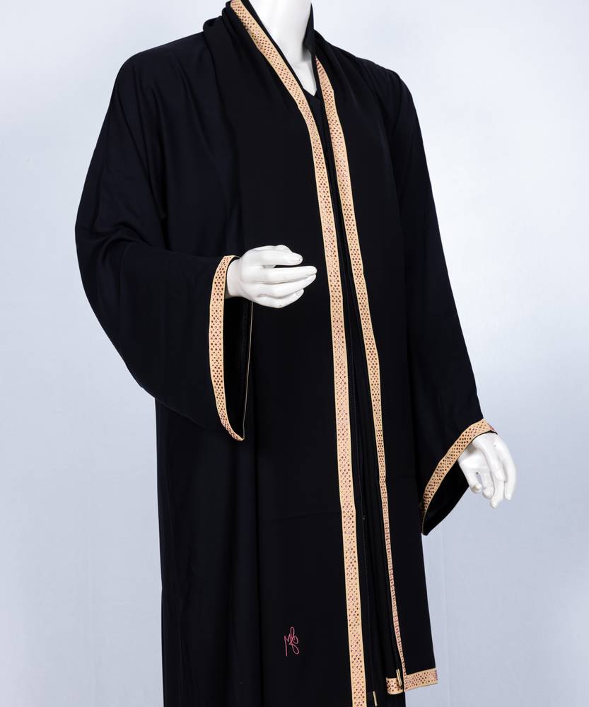 عباية مع طرحة كريستال كلفة موديل رقم  3675 (1)