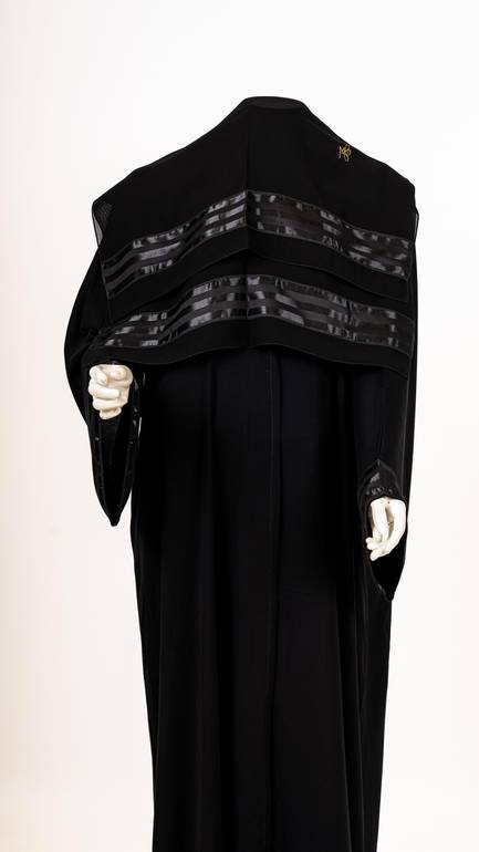 طقم اسود 3