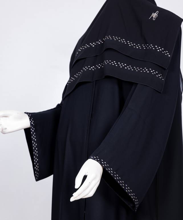 عباية مع طرحة معدن مستطيل موديل رقم  3618 (1)