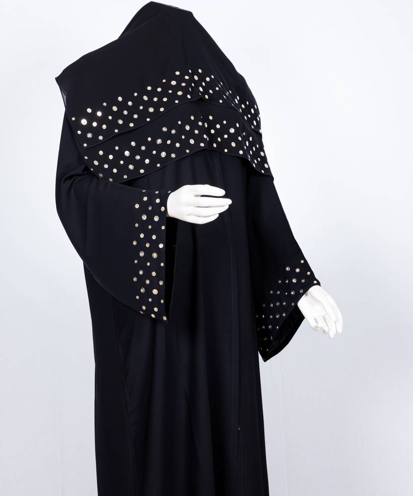 عباية مع طرحة كريستال معدن موديل رقم  3582 (1)