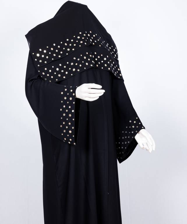 عباية مع طرحة كريستال معدن موديل رقم  3582 (1)