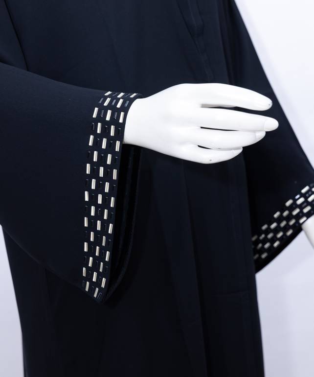 عباية مع طرحة معدن مستطيل ملون موديل رقم 3625 (1)
