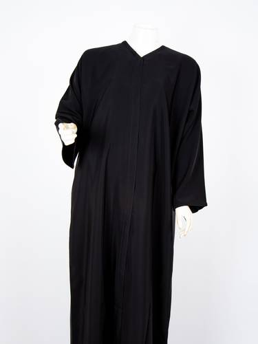 Plain Abaya Crepe VEE                     نوع القماش كريب صالونه     القصة مقفلة بطقطق