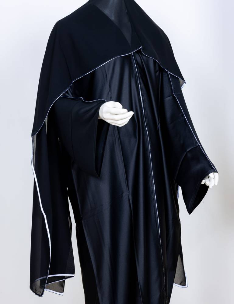 طقم بريم ابيض مع اسود