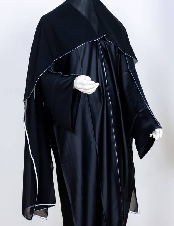 طقم بريم ابيض مع اسود