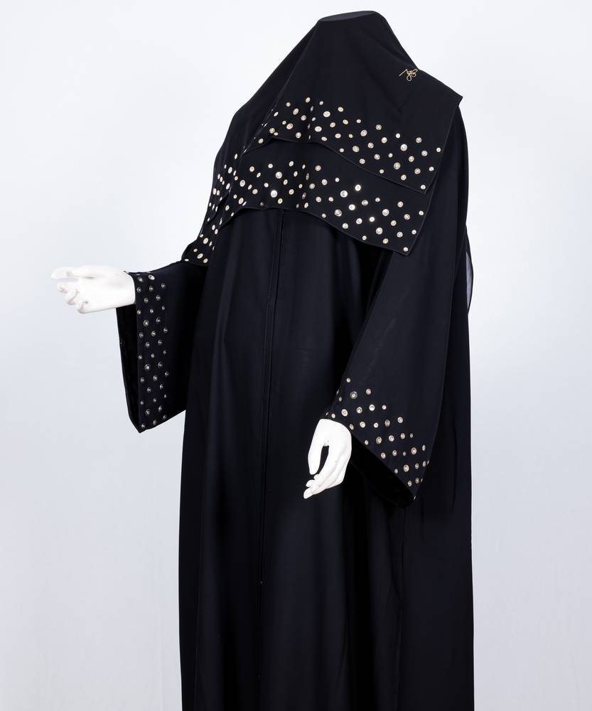 عباية مع طرحة كريستال معدن موديل رقم  3582 (1)