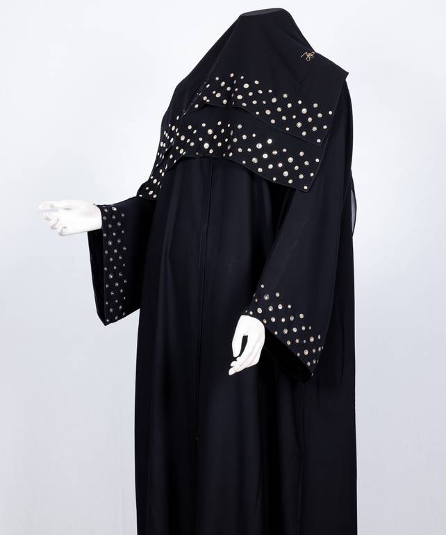 عباية مع طرحة كريستال معدن موديل رقم  3582 (1)