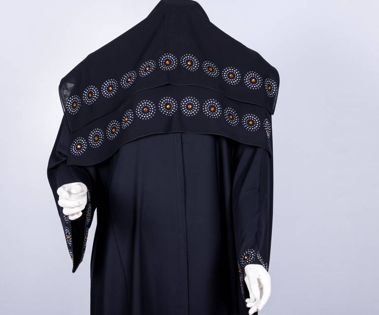 عباية مع طرحة كريستال موديل رقم  3598  (1)