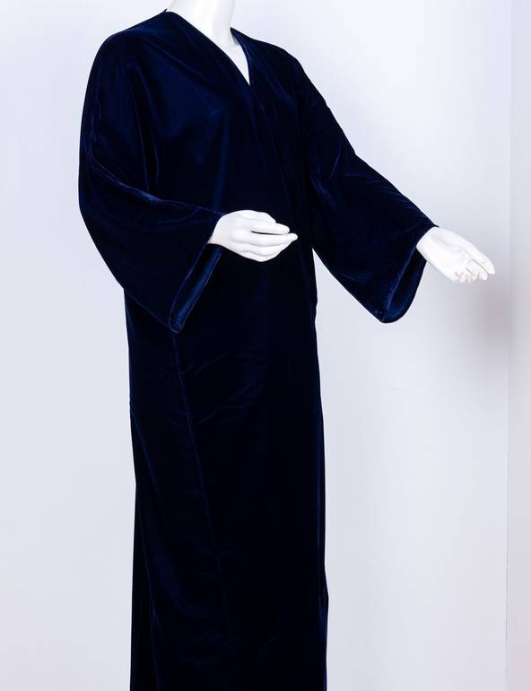 مخمل  لون كحلي
