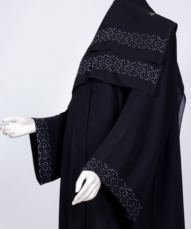 عباية مع طرحة كريستال موديل رقم  3643 (1)