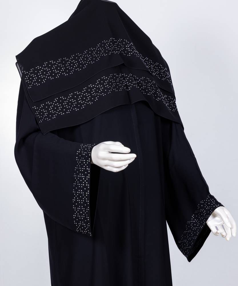 عباية مع طرحة كريستال موديل رقم  3643 (1)