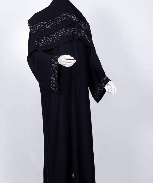 عباية مع طرحة كريستال موديل رقم  3643 (1)