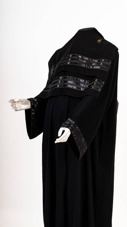 طقم اسود 3