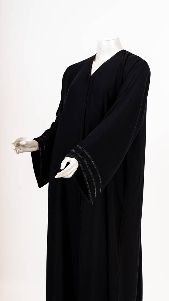 طقم اسود  2