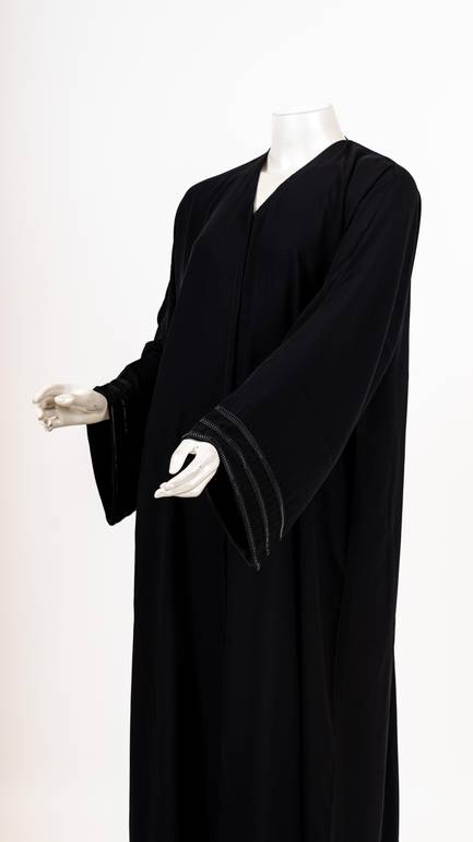 طقم اسود  2