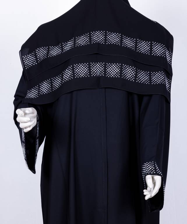 عباية مع طرحة كريستال برسمة موديل رقم  3592  (1)