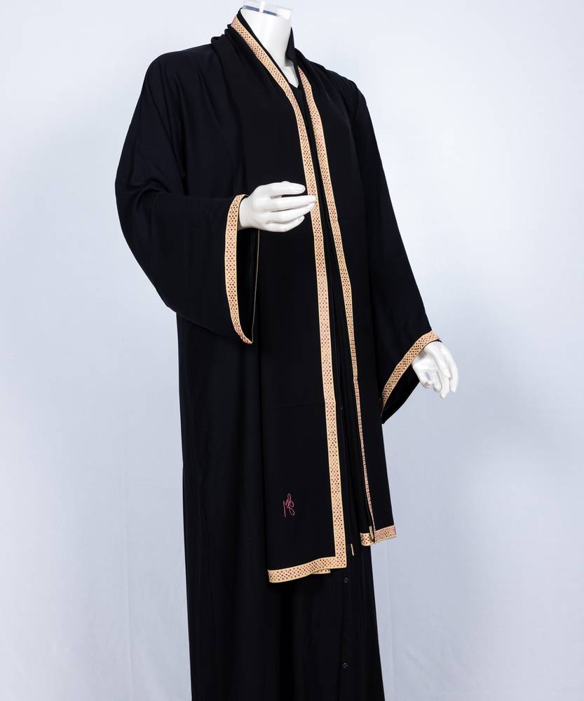 عباية مع طرحة كريستال كلفة موديل رقم  3675 (1)