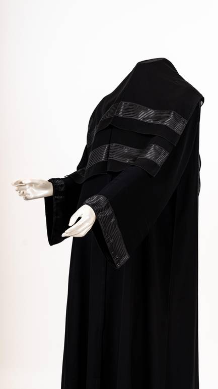 طقم اسود 1