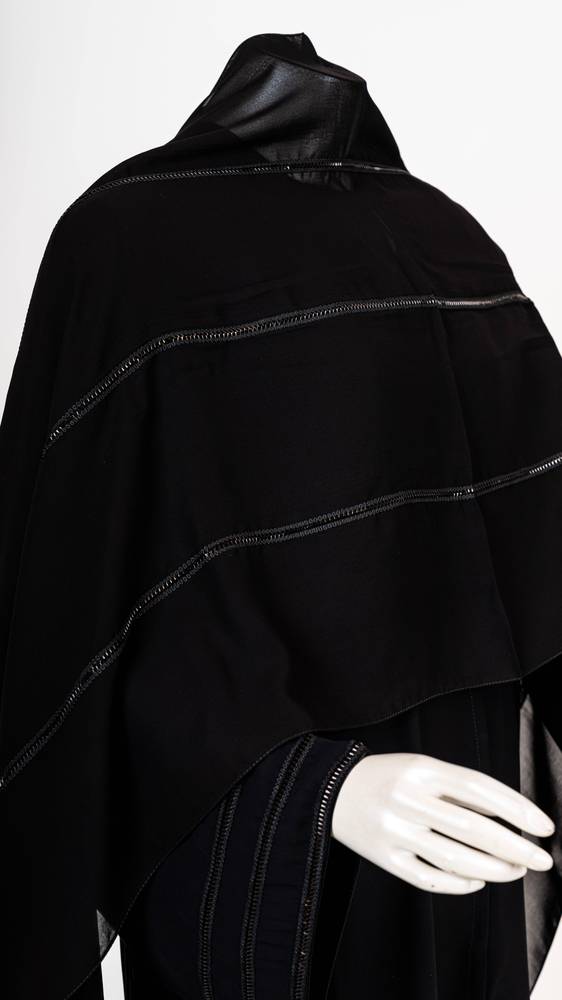 طقم اسود  2