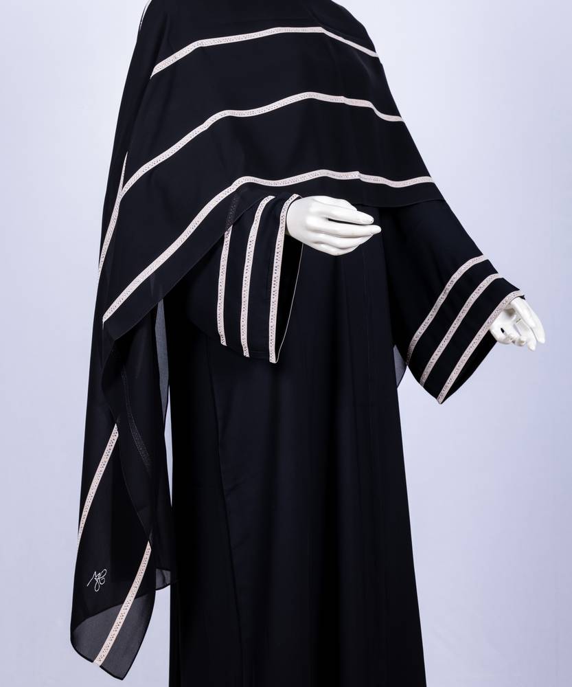 عباية مع طرحة كريستال مخطط 3574 (1)