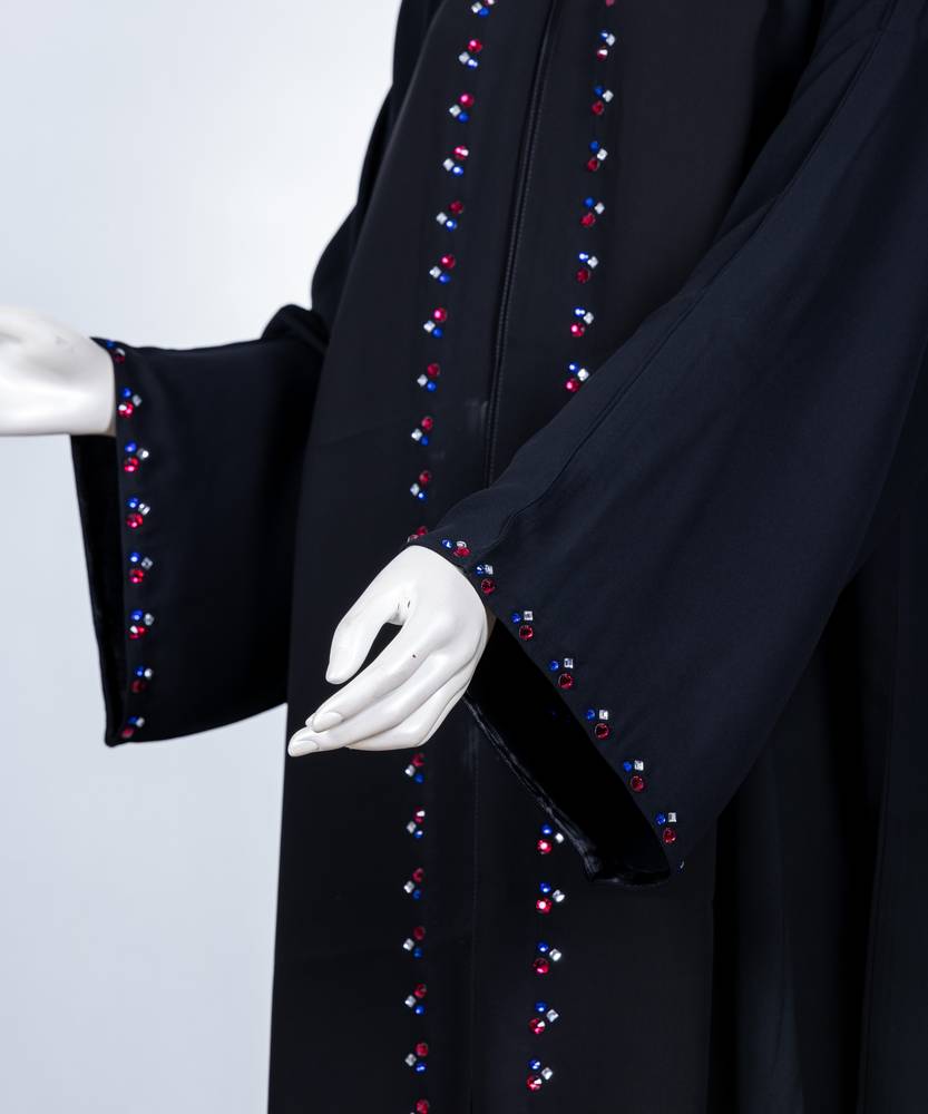 عباية مع طرحة كريستال مربع موديل رقم  3568 (1)
