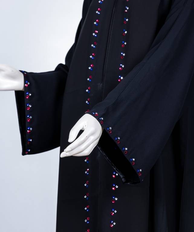 عباية مع طرحة كريستال مربع موديل رقم  3568 (1)