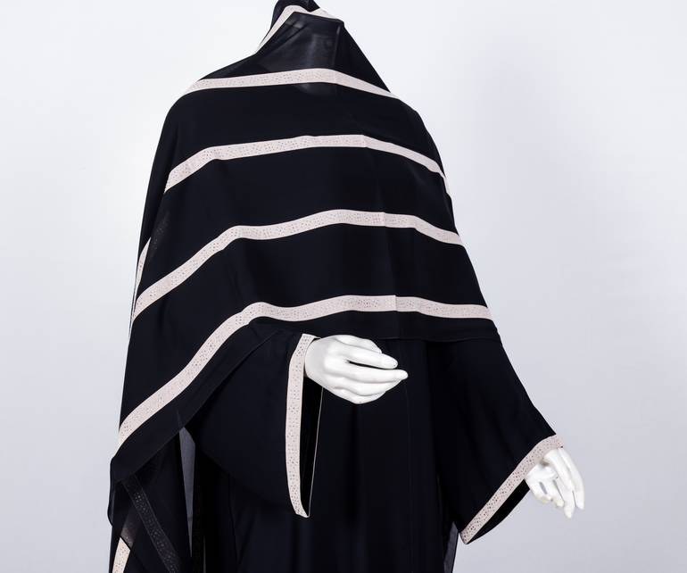عباية مع طرحة كريستال مخطط 3566 (1)