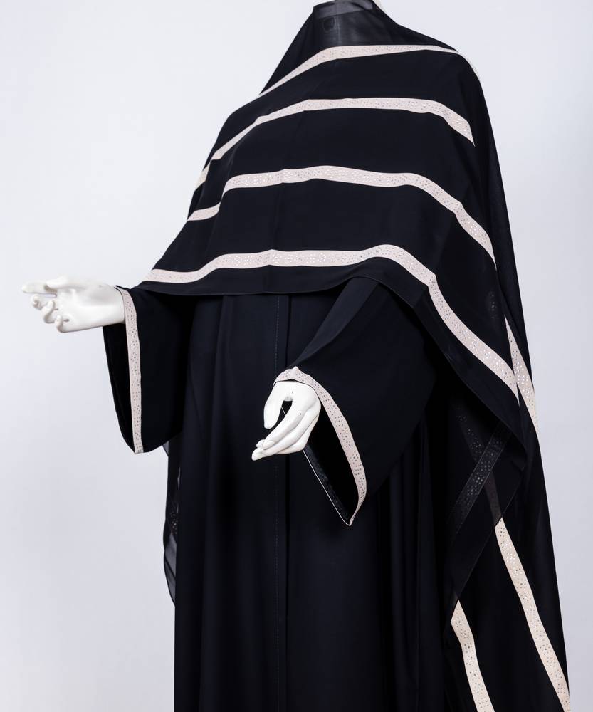 عباية مع طرحة كريستال مخطط 3566 (1)