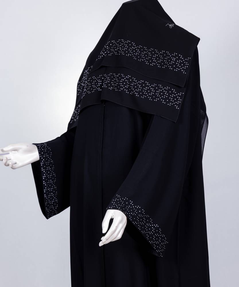 عباية مع طرحة كريستال موديل رقم  3643 (1)