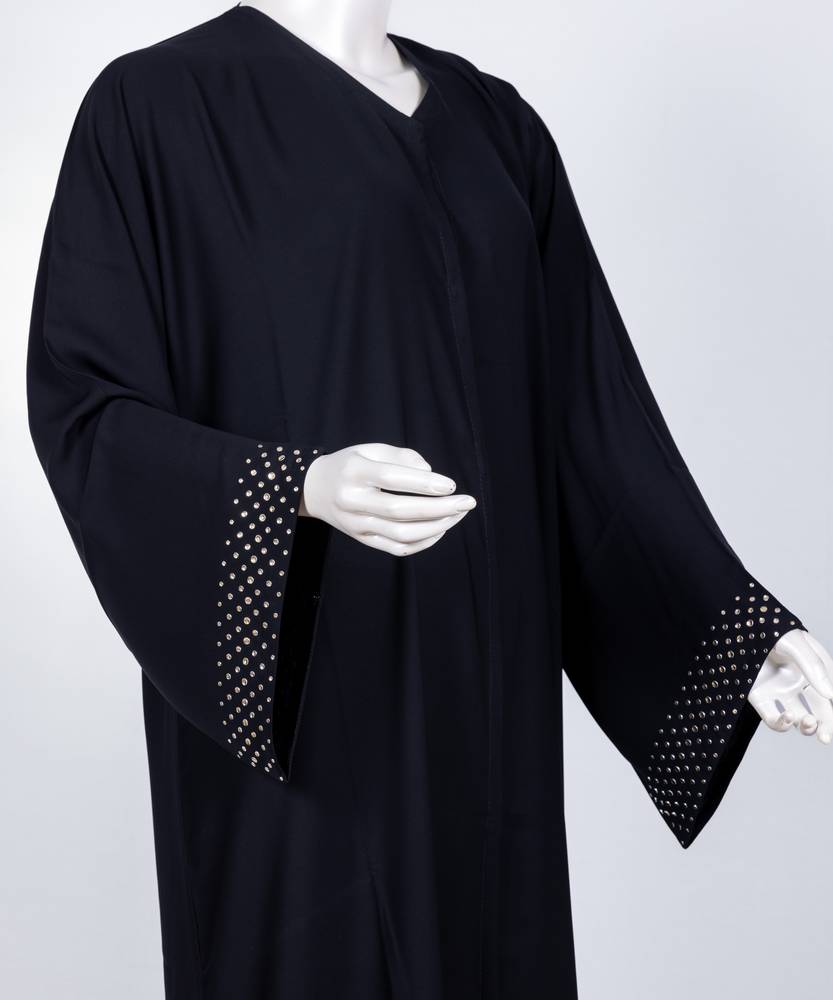 عباية سوداء مع طرحة معدن موديل رقم  3663 (1)