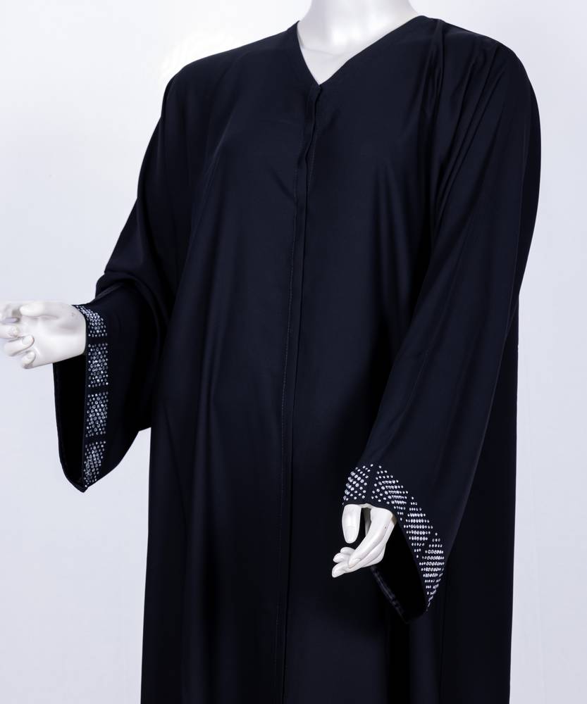 عباية مع طرحة كريستال برسمة موديل رقم  3592  (1)
