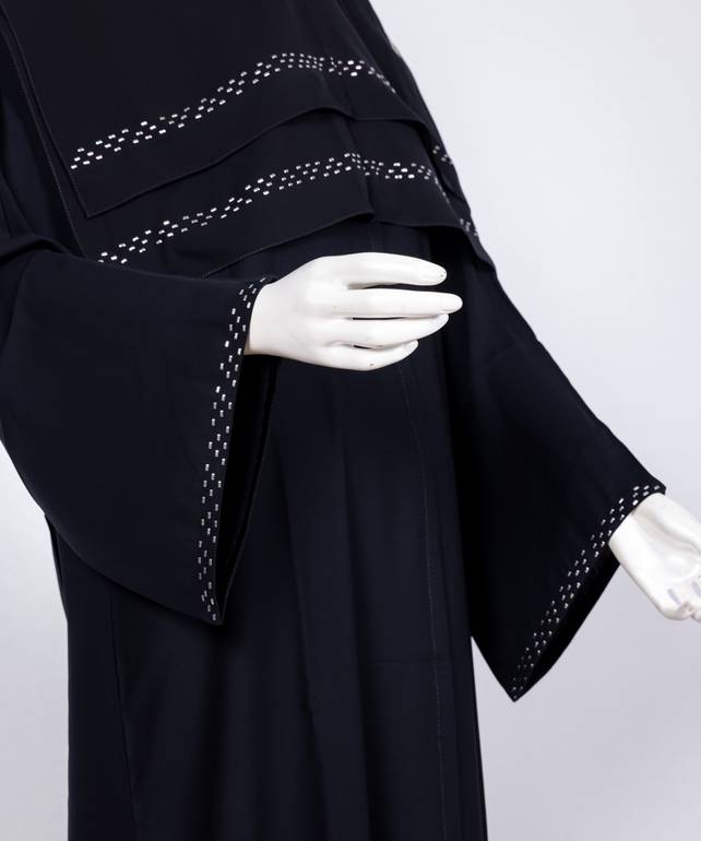 عباية مع طرحة معدن مستطيل موديل رقم  3618 (1)