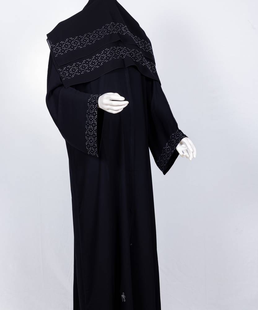 عباية مع طرحة كريستال موديل رقم  3643 (1)