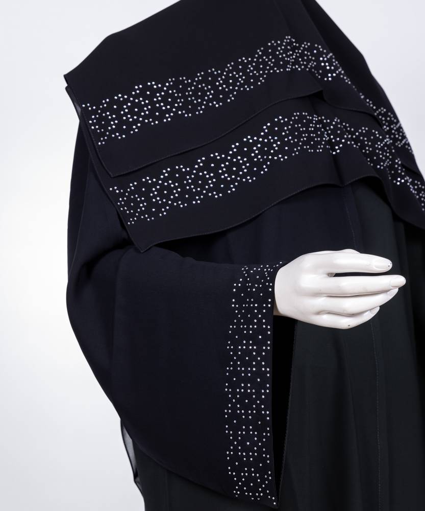 عباية مع طرحة كريستال موديل رقم  3643 (1)