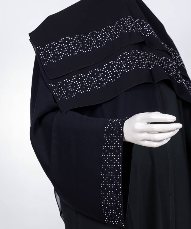عباية مع طرحة كريستال موديل رقم  3643 (1)