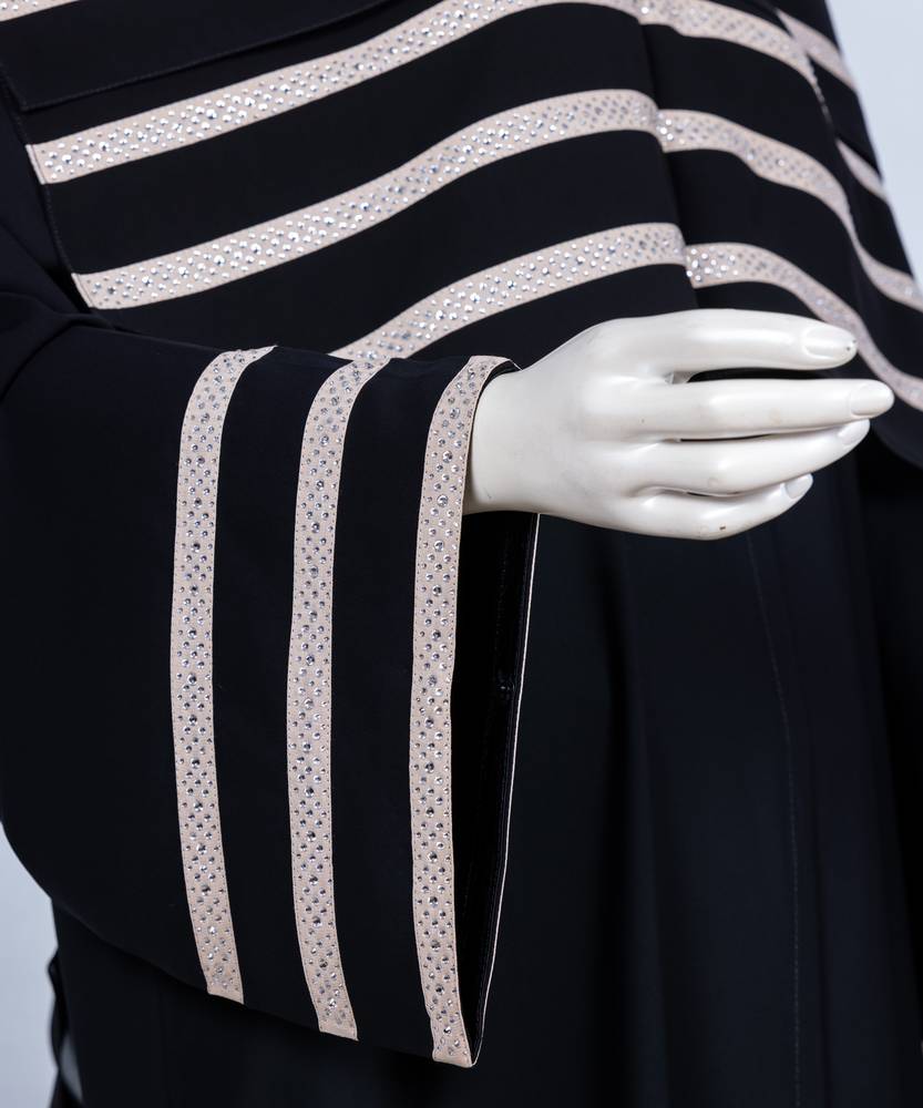 عباية مع طرحة موديل رقم  3667 (1)