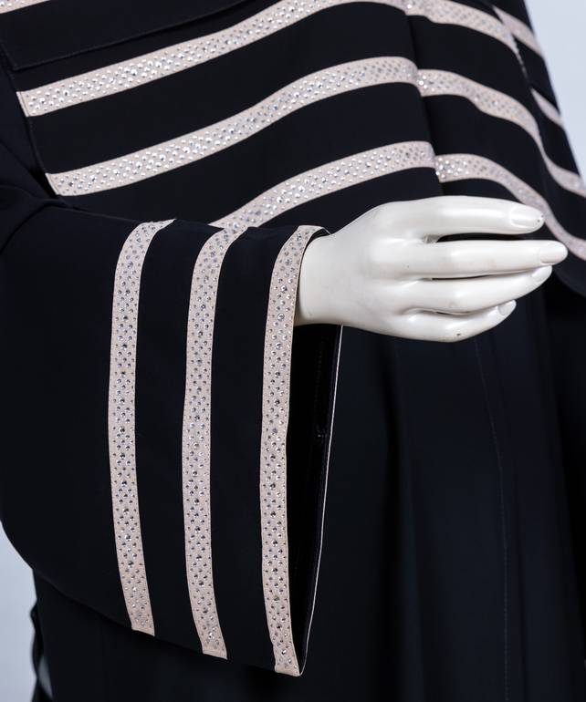 عباية مع طرحة موديل رقم  3667 (1)