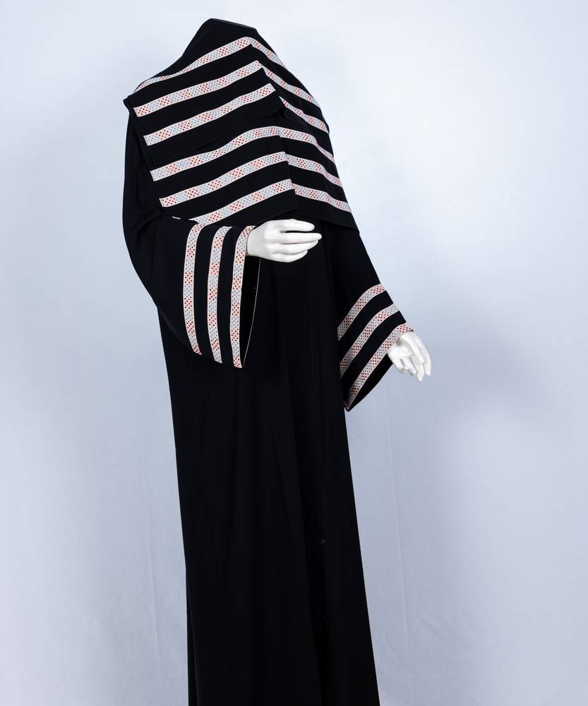 عباية مع طرحة موديل رقم  3662 (1)