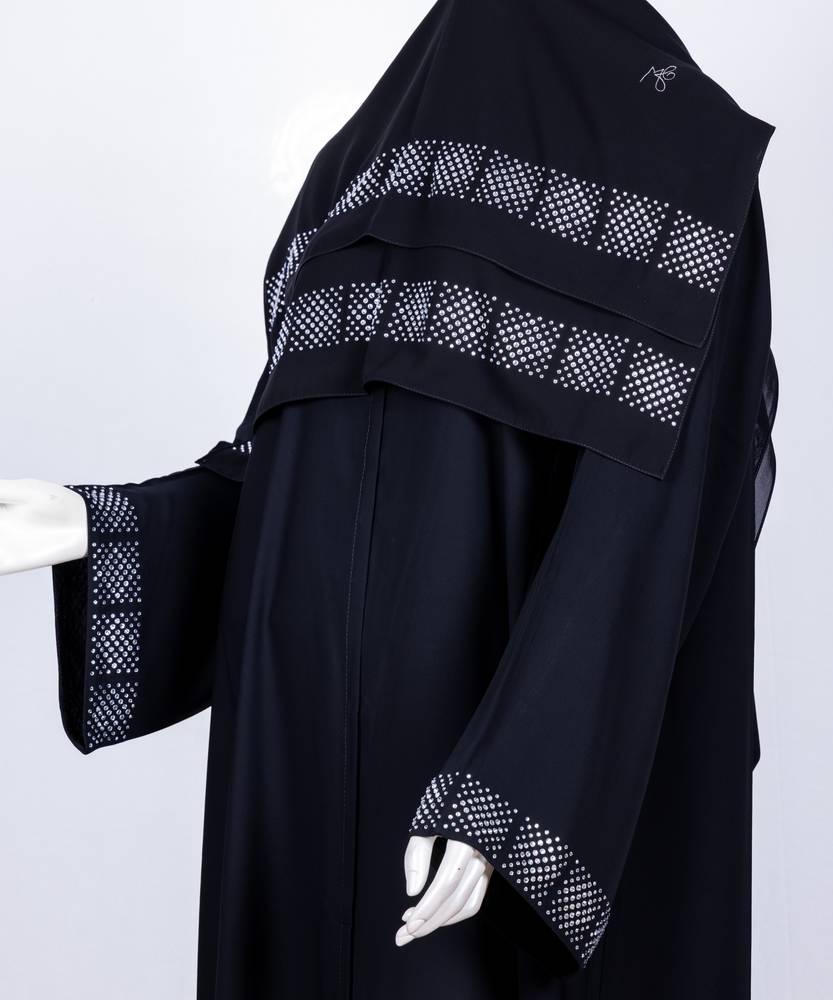 عباية مع طرحة كريستال برسمة موديل رقم  3592  (1)