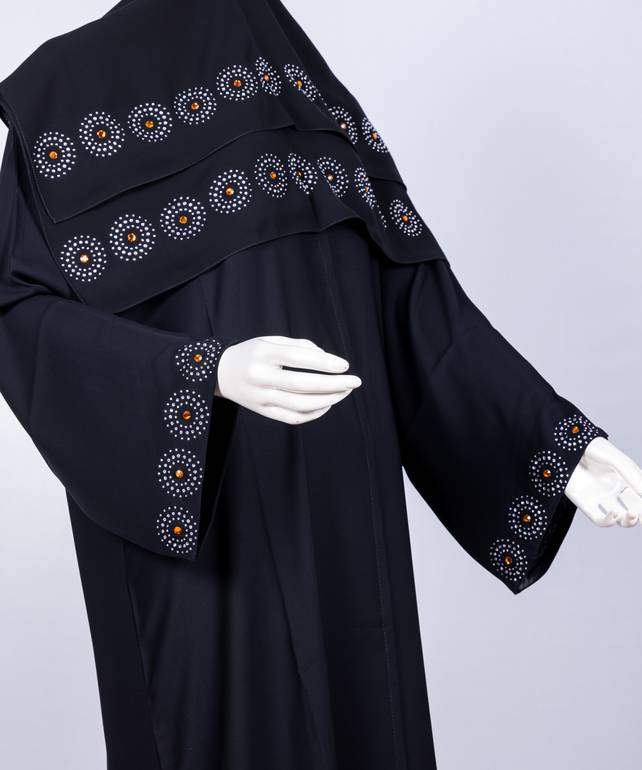 عباية مع طرحة كريستال موديل رقم  3598  (1)