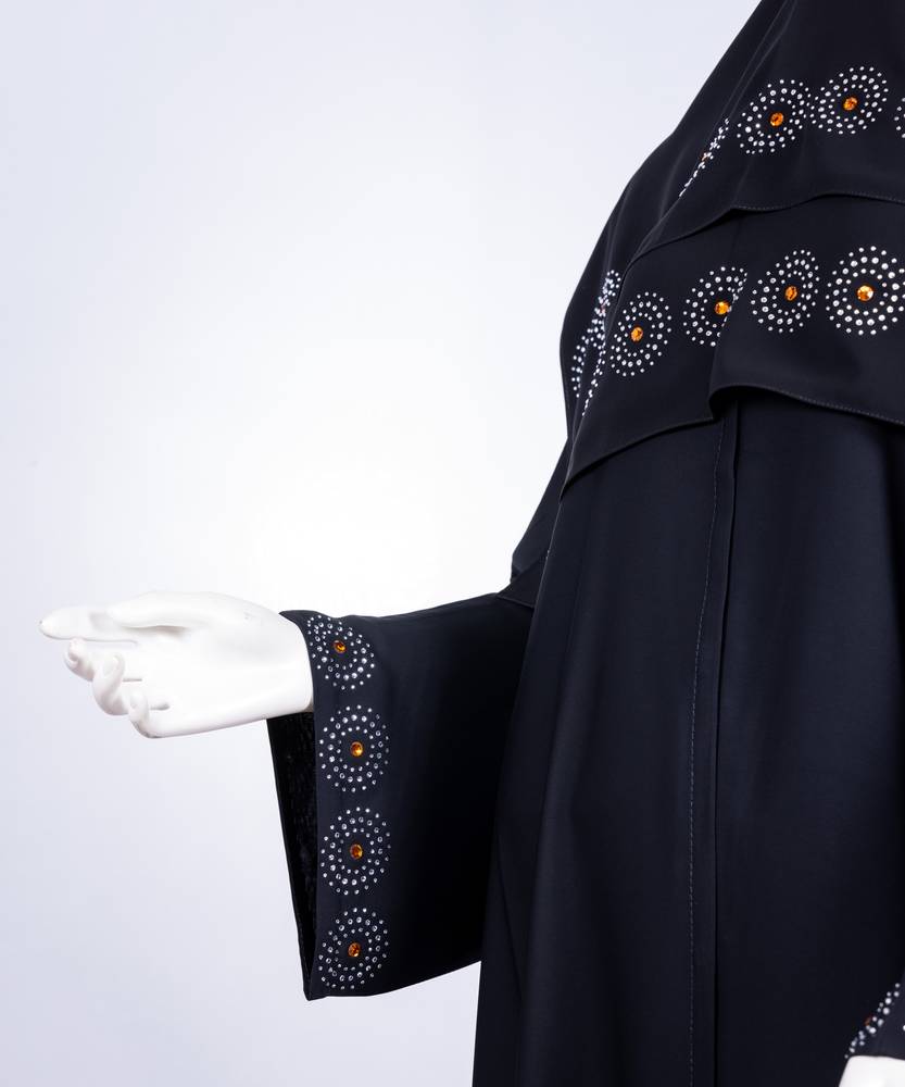عباية مع طرحة كريستال موديل رقم  3598  (1)