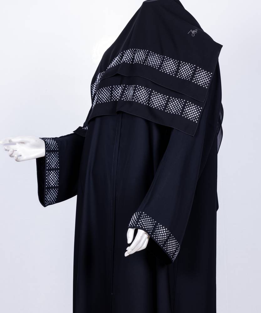 عباية مع طرحة كريستال برسمة موديل رقم  3592  (1)