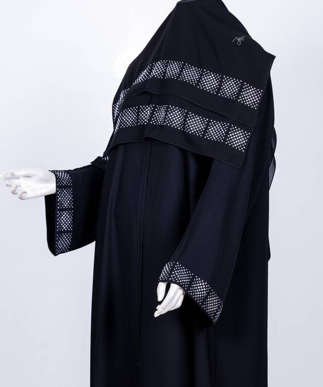 عباية مع طرحة كريستال برسمة موديل رقم  3592  (1)