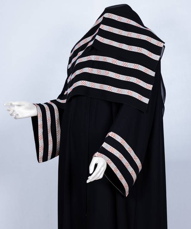 عباية مع طرحة موديل رقم  3662 (1)