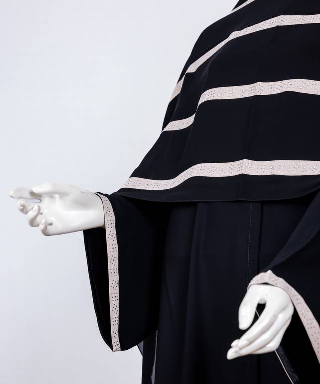 عباية مع طرحة كريستال مخطط 3566 (1)