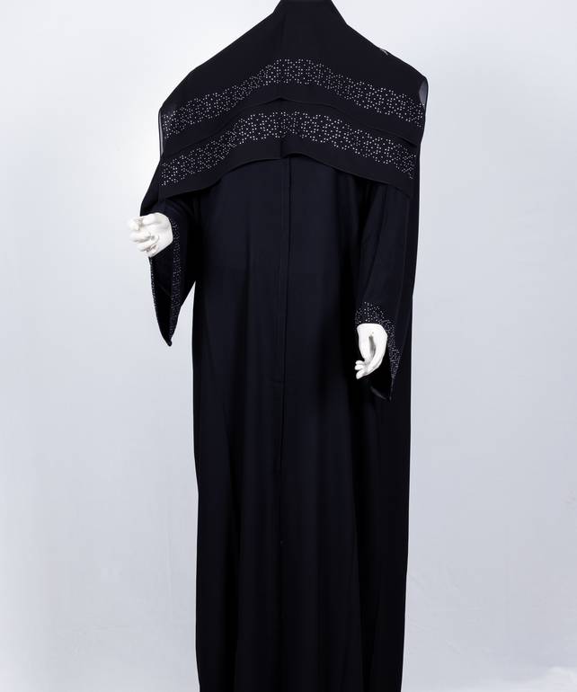 عباية مع طرحة كريستال موديل رقم  3643 (1)