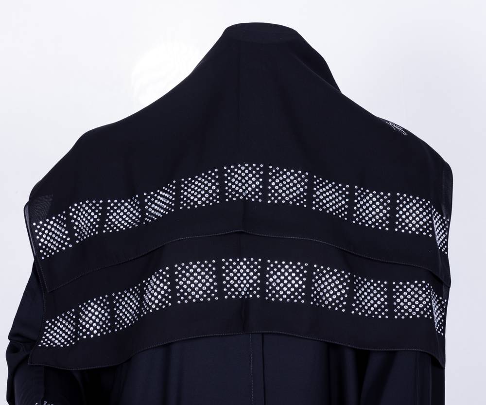 عباية مع طرحة كريستال برسمة موديل رقم  3592  (1)