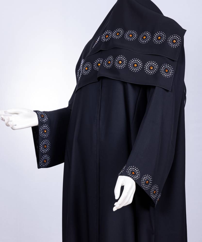 عباية مع طرحة كريستال موديل رقم  3598  (1)