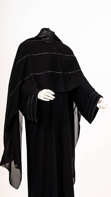 طقم اسود  2