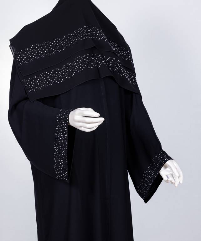 عباية مع طرحة كريستال موديل رقم  3643 (1)